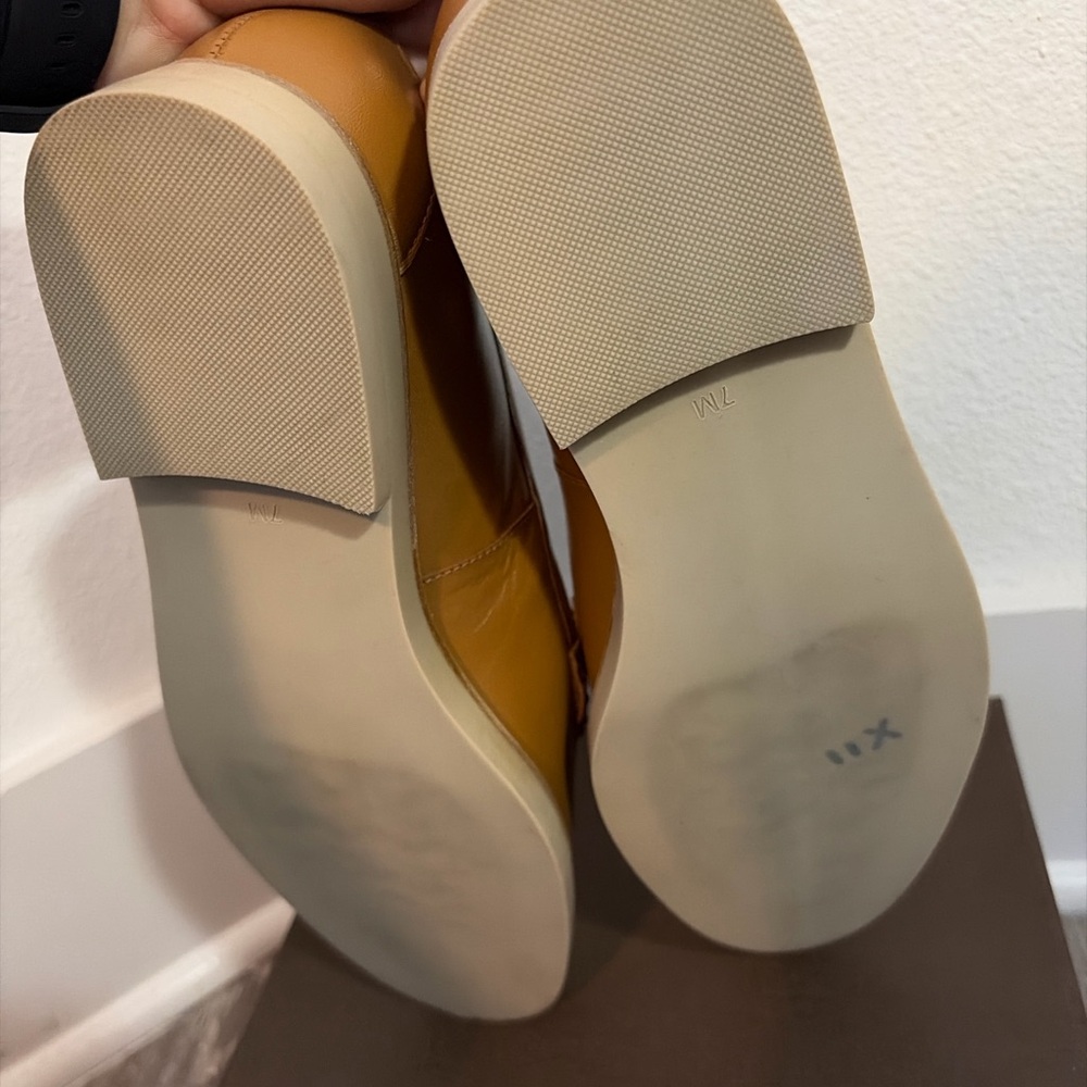 Talbots Tan Leather Loafers Gold Horsebit Comfort Flats Size 7 - Picture 6 of 6